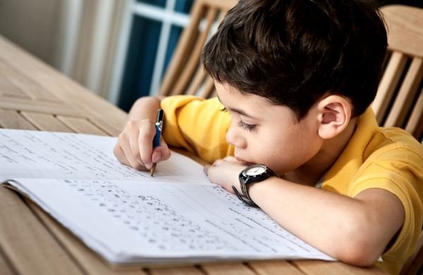 JE DYSGRAFIA MÓDNYM VÝSTRELKOM?